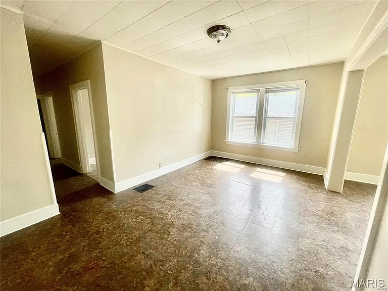 2406 Edison Ave — Photo 14