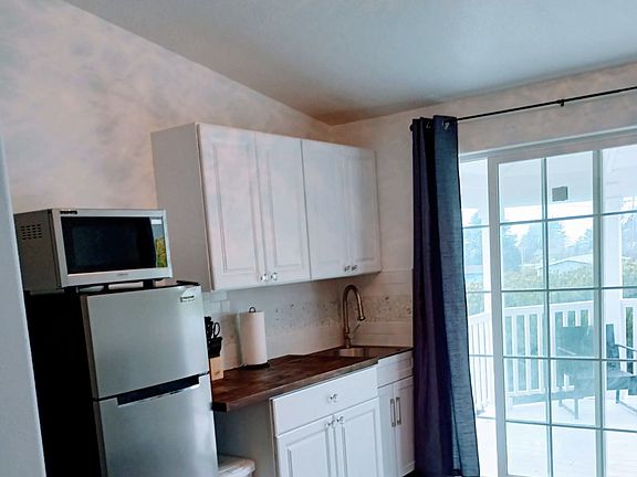 5th image of 2195 Fleming Ave W #2