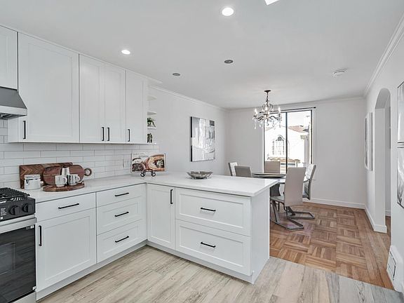 4th image of 1687 32nd Ave