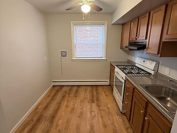 5th image of 638 Devereaux Ave Floor 1