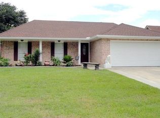 302 Lionel Ct, Abita Springs, LA 70420