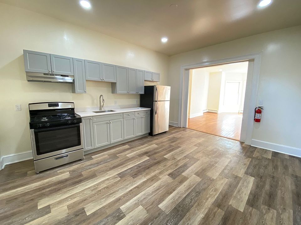 1st image of 48 Dubois St Floor 2
