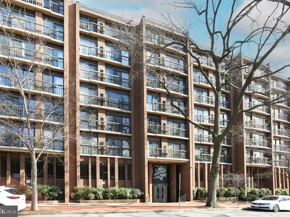 1001 26th St NW APT 806, Washington, DC 20037