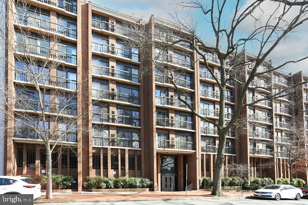 1001 26th St NW APT 806 photo 1