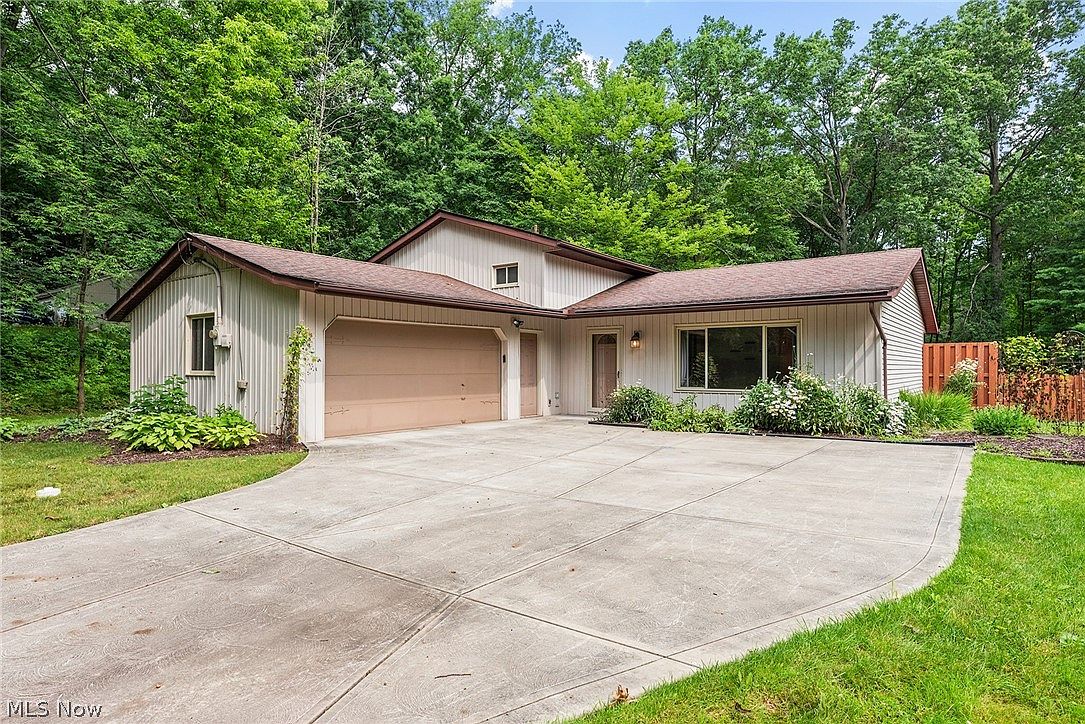 20142 Albion Rd, Strongsville, OH 44136 Zillow