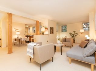 43 Linnaean St APT 3B, Cambridge, MA 02138