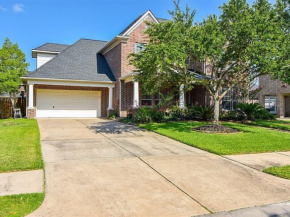 3rd image of 3911 Trailstone Ln