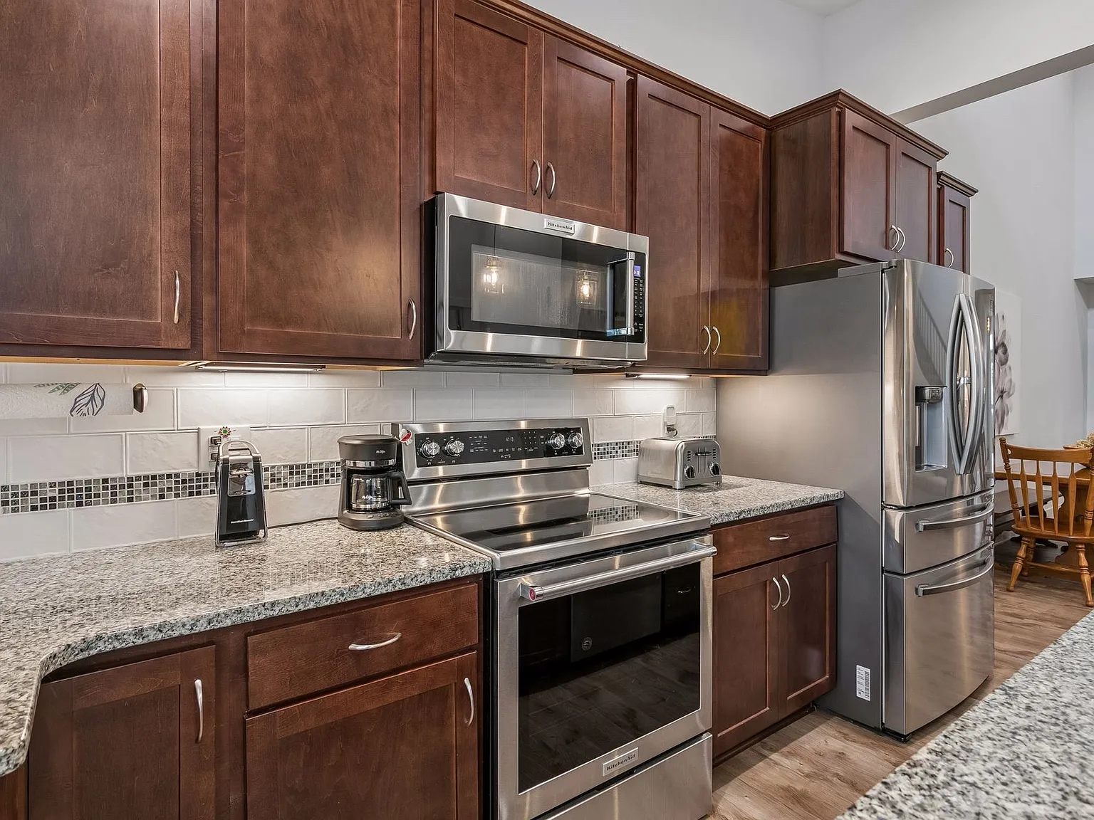2 bed, 1808 sqft, $2,450 — Photo 3