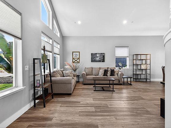 4th image of 4690 Paulette Place