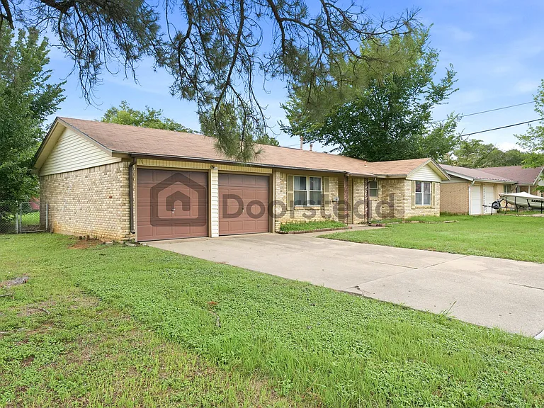 204 Jefflyn Ct — Photo 3