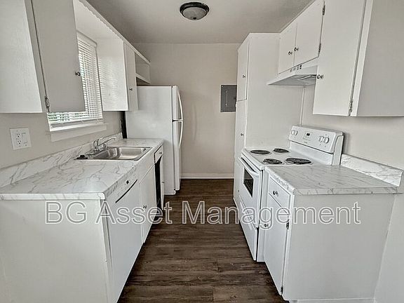 5th image of 1932 Ethan Way APT 12