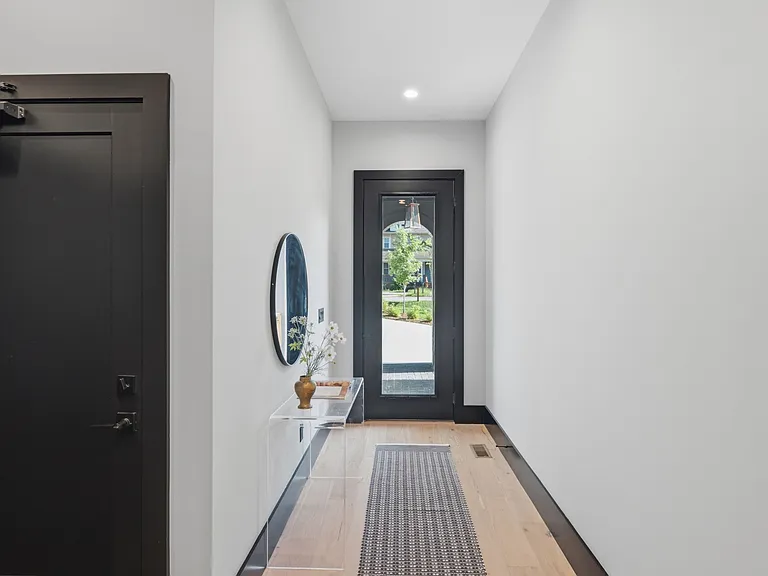 1712 Straightway Ave — Photo 6