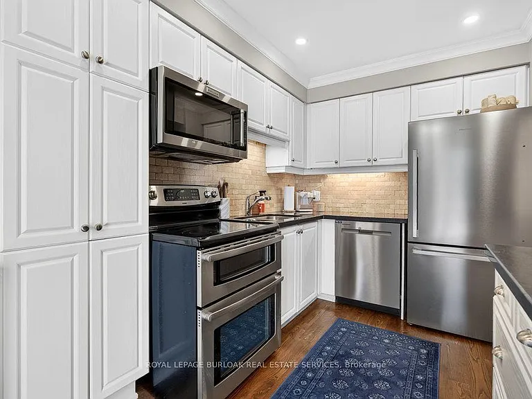 2354 Marine Dr — Photo 15