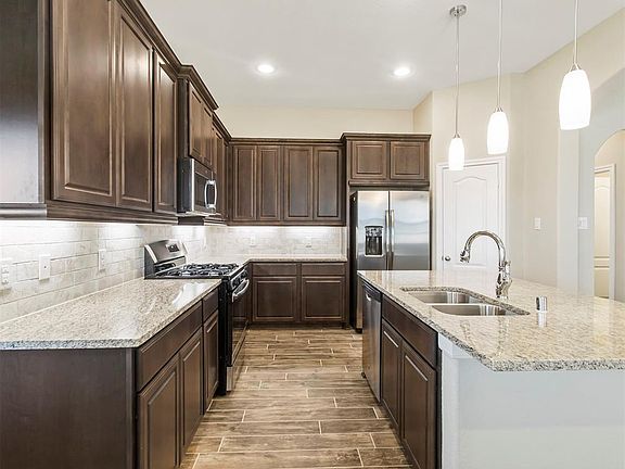 4th image of 30319 Iris Circle Ct