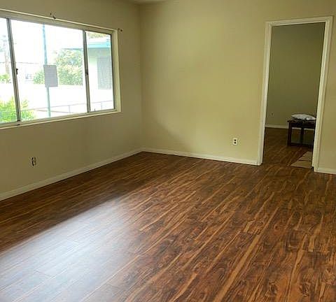 4th image of 6045 Vinevale Ave #E