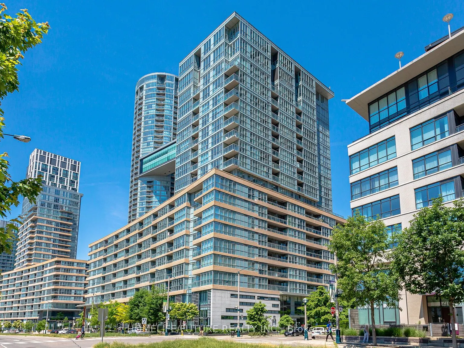 3 bed, $4,800 — Photo 1
