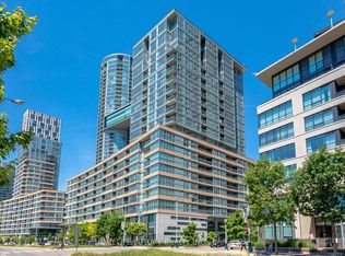 10 Capreol Ct #649, Toronto, ON M5V 4B3