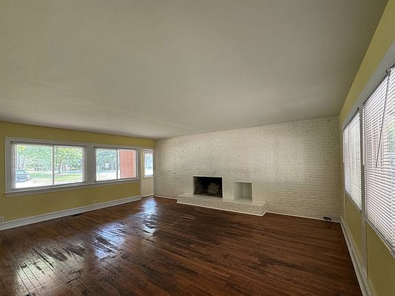 3rd image of 508 Loblolly Ln
