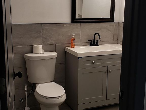 4th image of 50 King St #2
