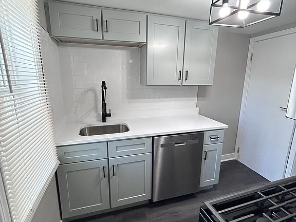 3rd image of 648 E 169th St #648