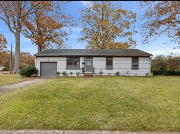 632 Daniel Dr, Newport News, VA 23601