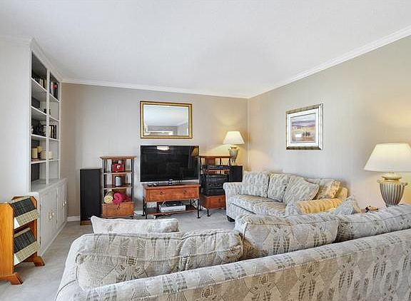 5th image of 225 Cottonwood Dr