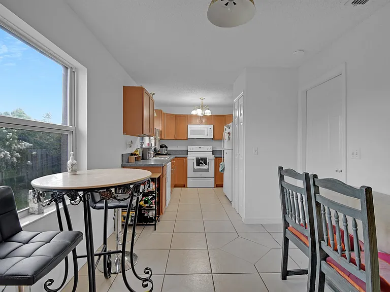 444 Island View Cir — Photo 15