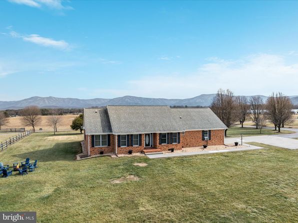 237 Preston Ln, Luray, VA 22835