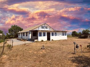128 Chanclas Ln, Ranchos De Taos, NM 87557