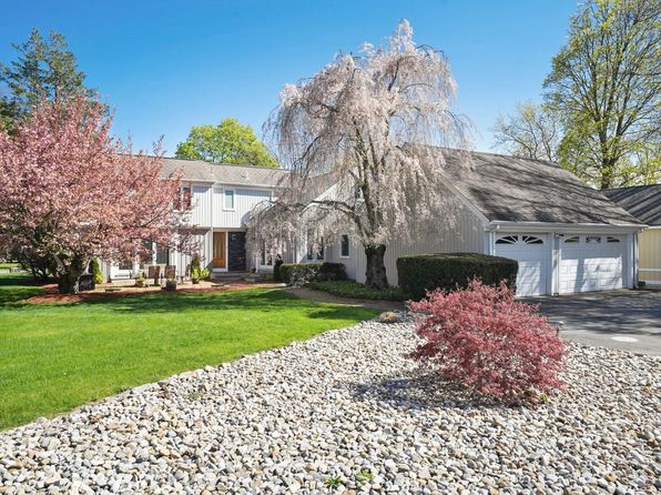 15 Orchard Ln