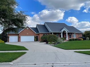 343 Clarmarc Dr, Frankenmuth, MI 48734