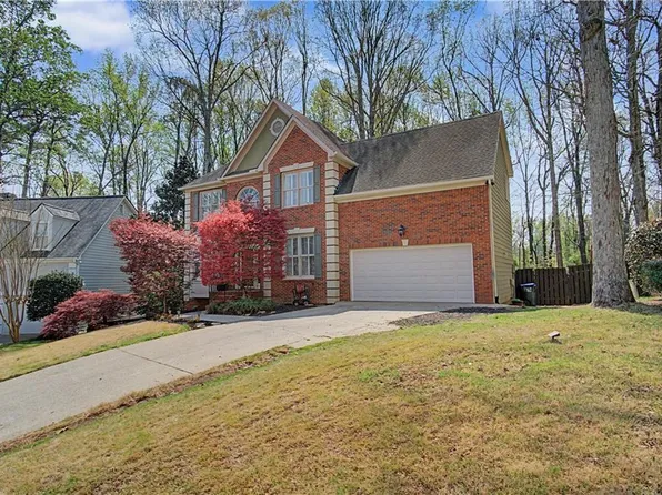 325 Camber Woods Ct, Roswell, GA 30076