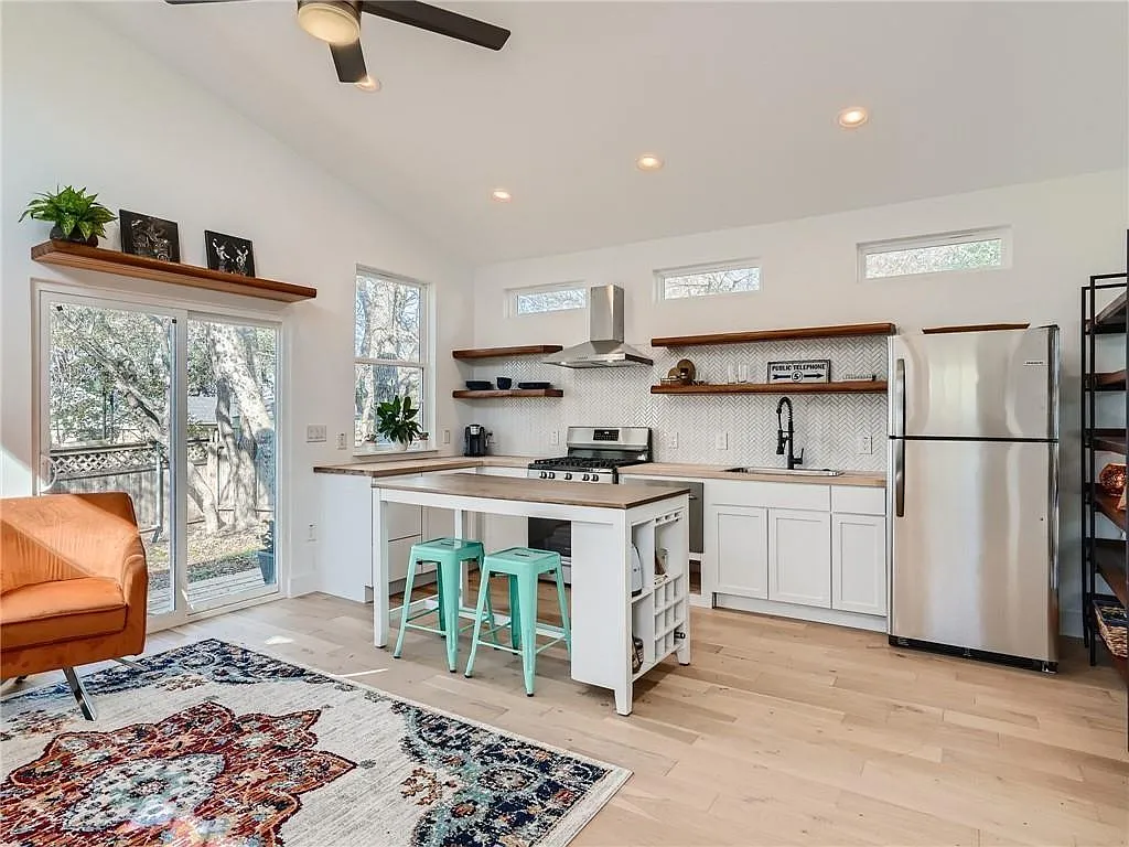 1 bed, 520 sqft, $1,995 — Photo 4