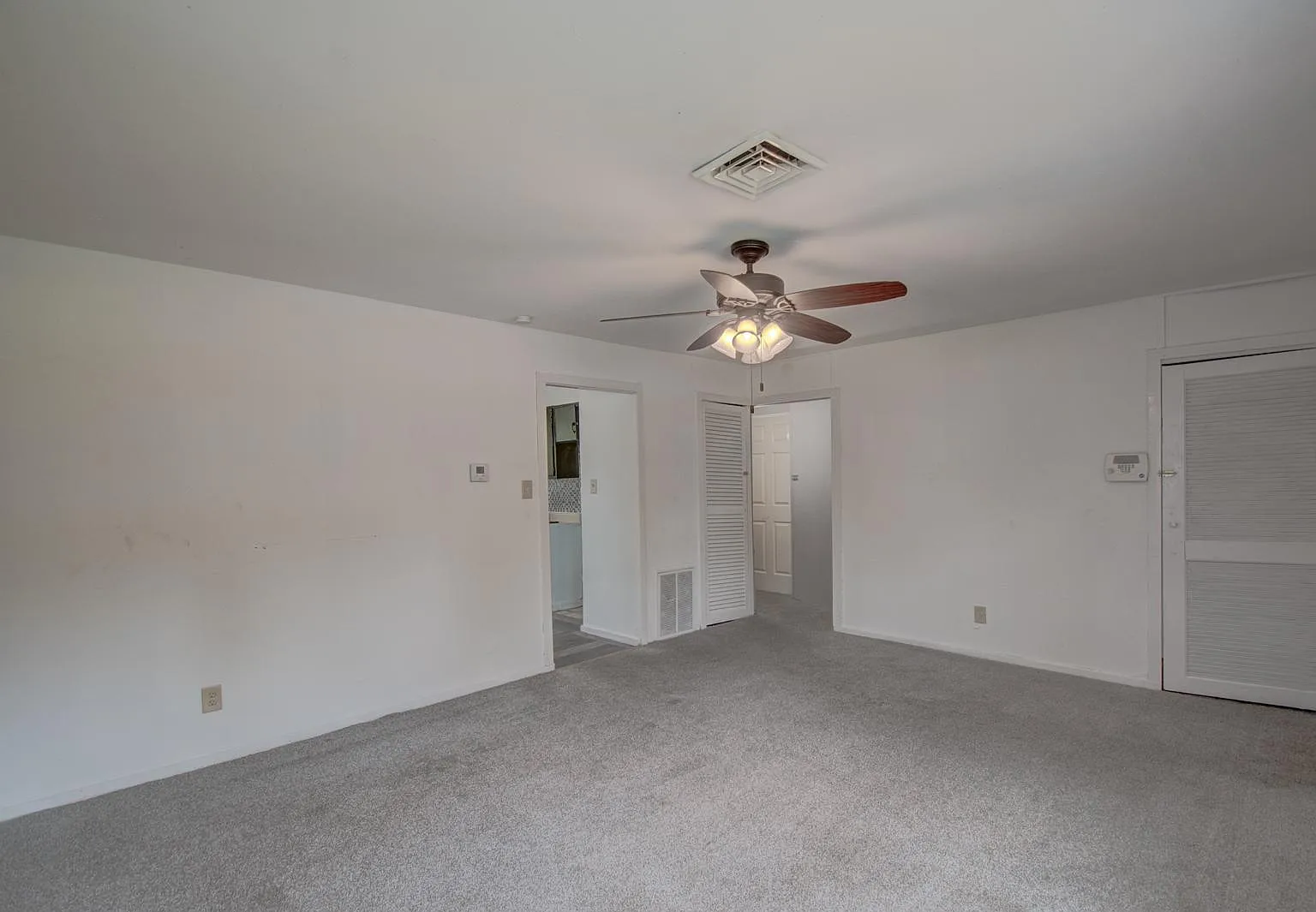 2 bed, 766 sqft, $1,250 — Photo 2