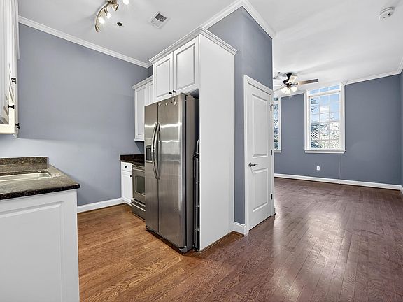 4th image of 705 Maple St APT F204