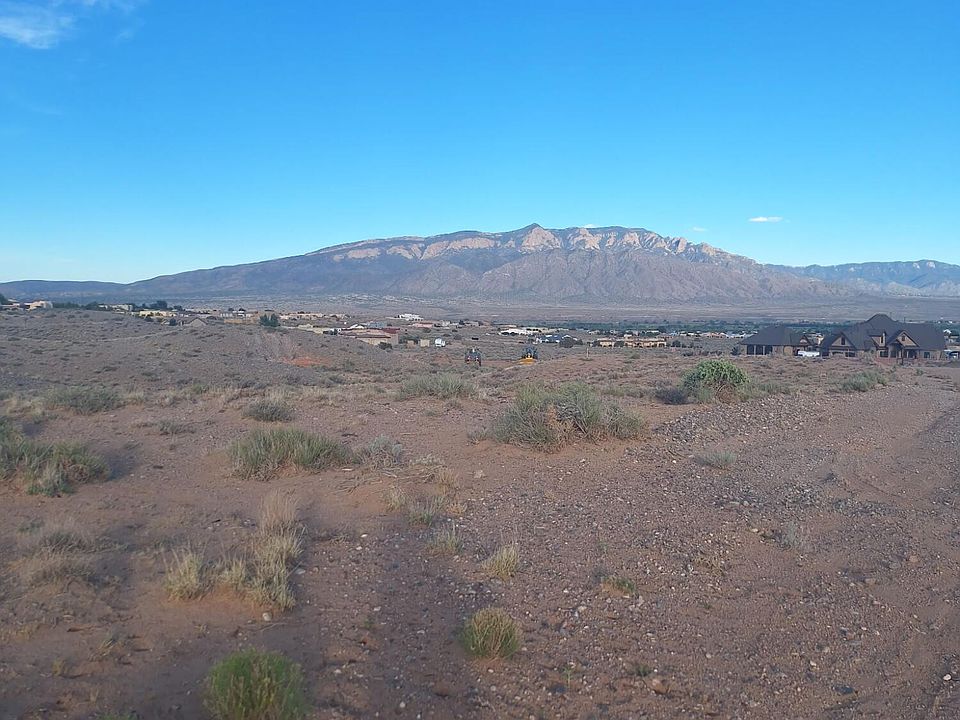 1st image of Lacuma Rd NE
