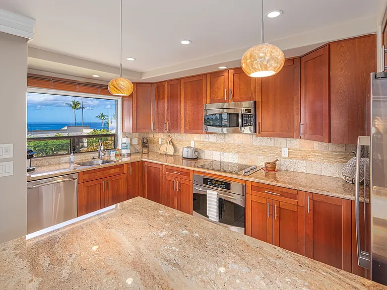 Wailea Ekolu Pl — Photo 4