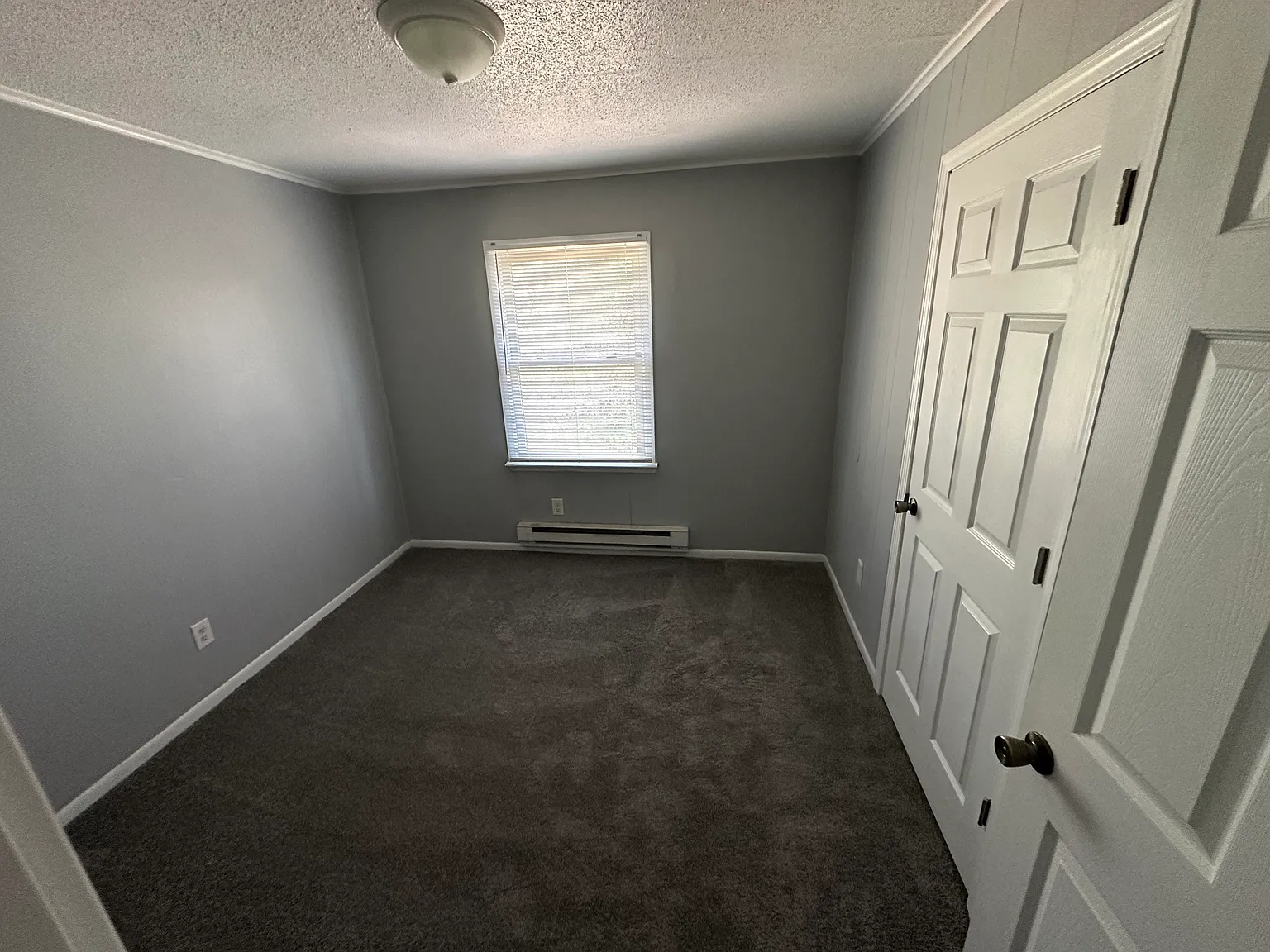 1405 E Commerce Ave — Photo 3