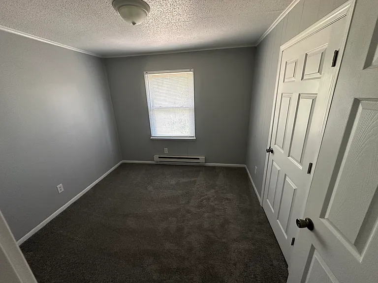 1405 E Commerce Ave — Photo 3