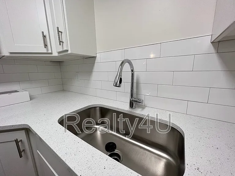 2244 N Canyon Rd — Photo 8