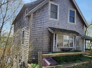41 Pecksuot Rd, Weymouth, MA 02191