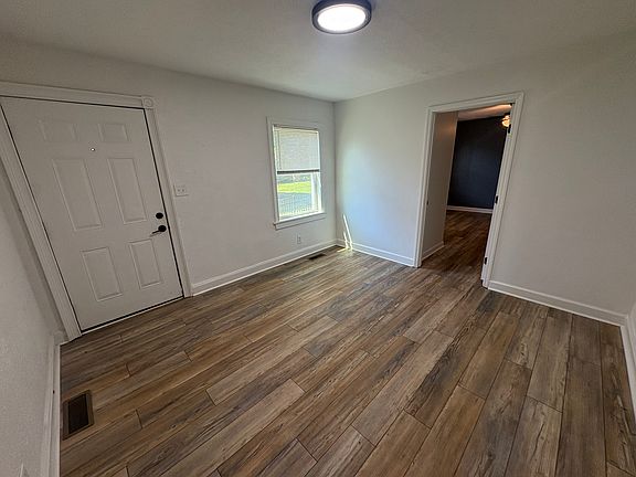 3rd image of 1909 10th Ave N #A