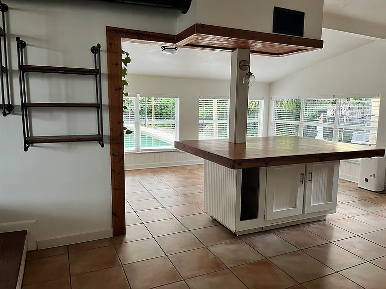 1317 Elizabeth Ave — Photo 4