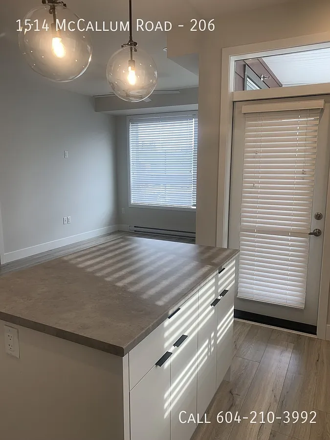 Condo in the Cinema District! — Photo 4