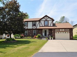 1574 Tuscarora Rd, Niagara Falls, NY 14304