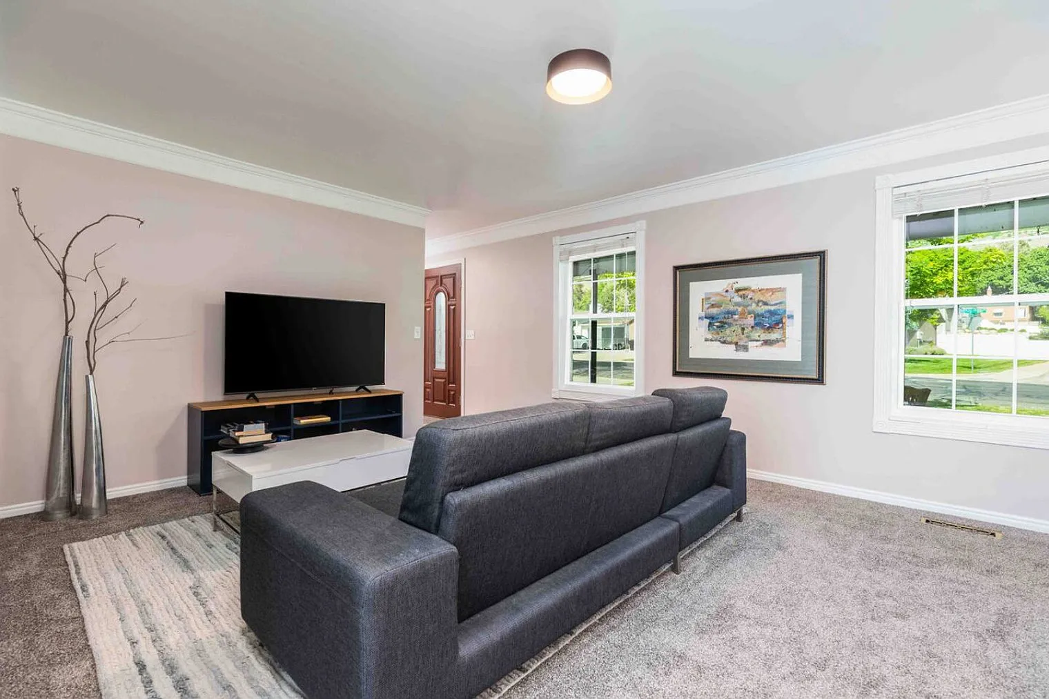 7 bed, 4.0 bath, 3444 sqft, $5,549 — Photo 2