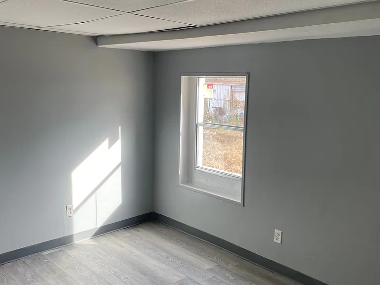 303 S Oak St #3 — Photo 3