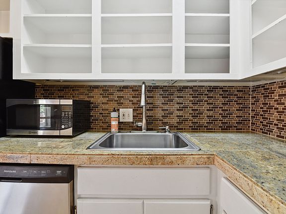 5th image of 1365 Columbine St APT 206