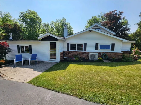 49 North St, Leicester, NY 14481