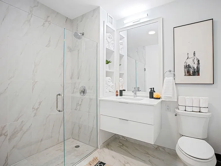 2335 N Lincoln Ave #1610 — Photo 3